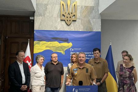 Зустріч з астронавтом Террі Вейн Віртсом у Посольстві України в Братиславі з нагоди передачі карет швидкої допомоги Ukraine Focus.