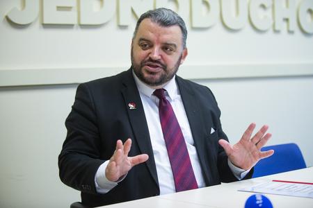 Eduard Chmelár.