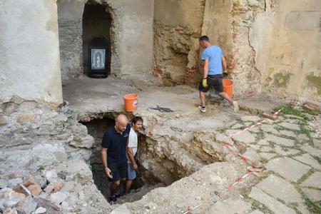 For many years, the crypt area was used as a guard dog kennel, and later as a storage facility.