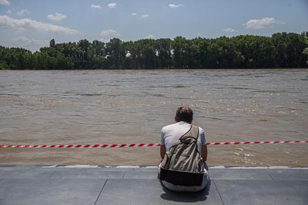 New weirs in the old Danube riverbed may reduce the capacity of the river to cope with floods.