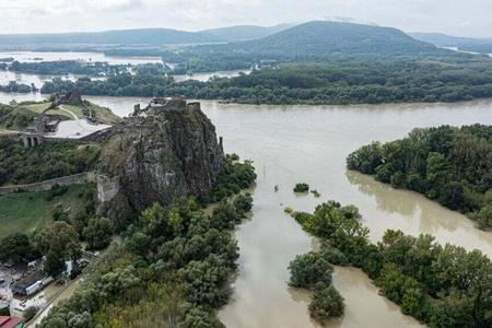 Річка Морава біля граду Девін.