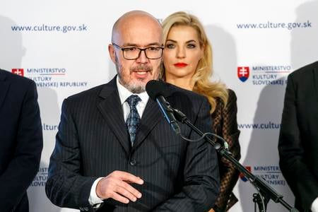 Interim National Gallery director removed to “fix” the National Museum