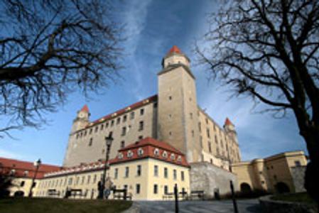 The upper arcades of Bratislava Castle will be removed during the overhaul.