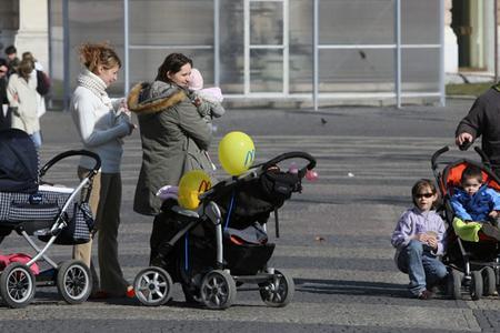 Single-parent families are among the most vulnerable to poverty.