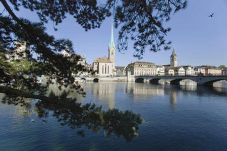 River Limmat and the Minster bridge in Zurich.