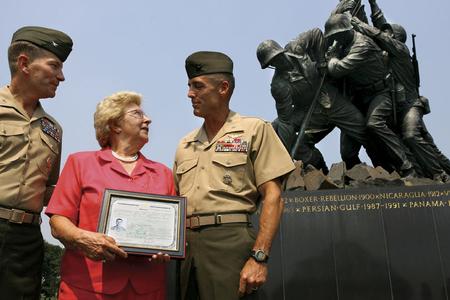 Slovak-American hero awarded U.S. citizenship