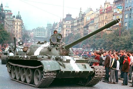 Witnesses recall Soviet invasion of August '68