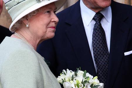 Queen Elizabeth II and Prince Philip are to visit Slovakia.