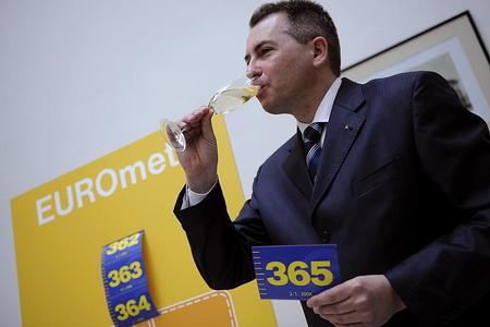 Igor Barát, government proxy for euro adoption, after making a symbolic first cut to the “eurometre” on January 2, 2008. Slovakia is now only days away from adopting the euro.