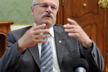 Ivan Gašparovič and Iveta Radičová are the leading presidential candidates, according to a recent poll.