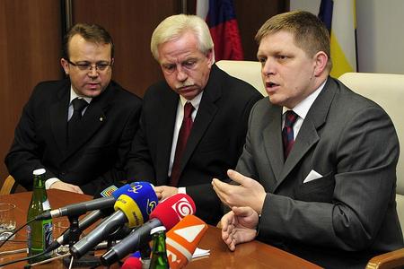 PM Robert Fico (first right) visited U.S. Steel Košice on March 7 and debated with company representatives, USSK president George F. Babcok (middle) and vicepresident Miroslav Kiraľvagra.