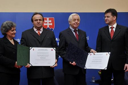 First awards for good neigbourhood were presented.
