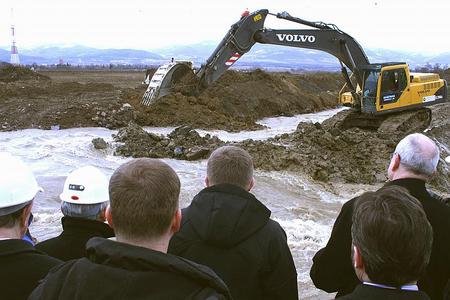 The flow of the Nitra river was redirected to a new river bed in Opatovce nad Nitrou to open up an area for the mining of brown coal.