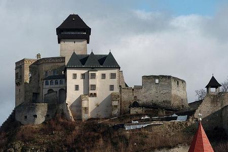 Castles are fighting the coronavirus too. They lose thousands of euros a month