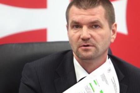 Fico about-face after EC launches contract probe