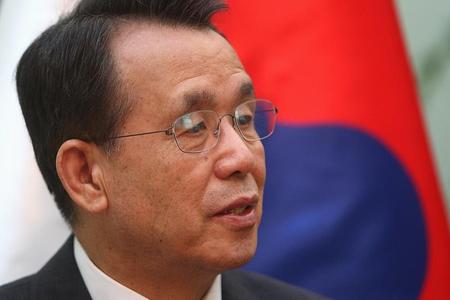 Han Seung-soo, the prime minister of South Korea. 
