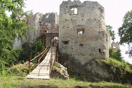 Uhrovec Castle, awaiting a newbridge.