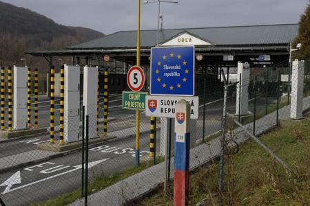The renovated border crossing Ubľa and Malyj Bereznyj opened in December 2008. 