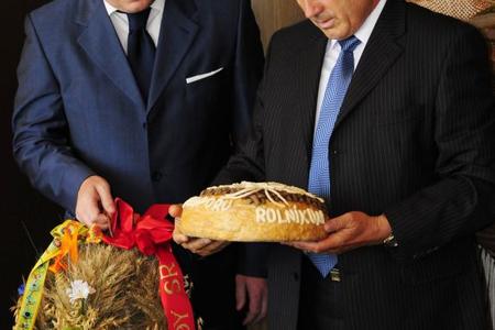 Agriculture Minister Stanislav Becík (right) is expected to resign soon, although PM Robert Fico believes he is a good minister. 