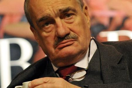 Forum participant Prince Karel Schwarzenberg (see pg 9). 