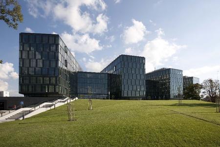 The second phase of Digital Parkwonthe 2009 Dušan Jurkovič
Award for architecture.