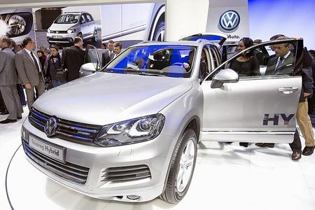 Volkswagen's Touareg Hybrid was premiered at the Geneva International Motor Show. 