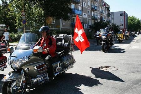 Yamaha Royal Ventures parading through Upper Nitra.