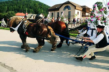 Showing the "power of Jánošík" in Terchová.