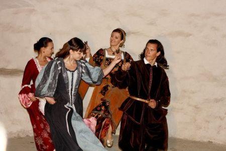 Period dances will be taught in Banská Štiavnica.