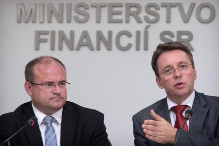 Labour Minister Jozef Mihál (left) and Finance Minister Ivan Mikloš.