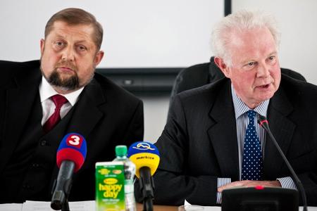 Supreme Court President Štefan Harabin (left) and Lord Justice John Thomas. 