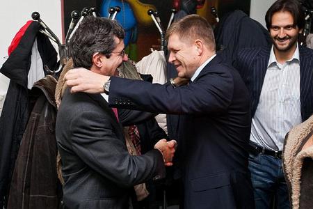 Milan Ftáčnik (left), pictured here being congratulated by Smer leader Robert Fico, ran as an independent.