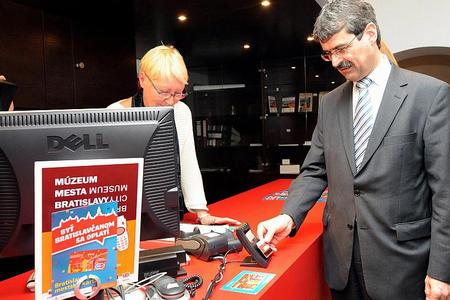 Bratislava's mayor uses his new card.