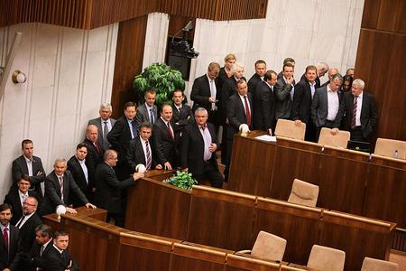 MPs voting on the general prosecutor. 