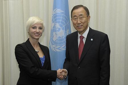 Monika Mareková with Ban Ki-moon. 