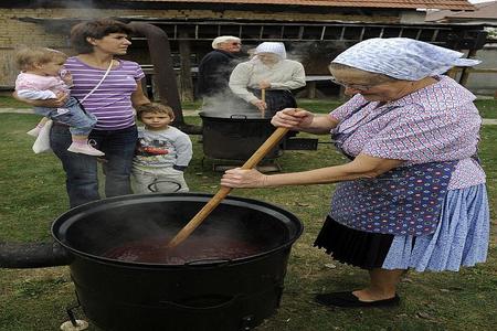 Fun with plums in Turá Lúka.