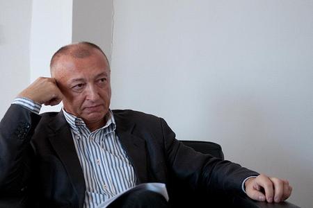 Robert  Šimovič