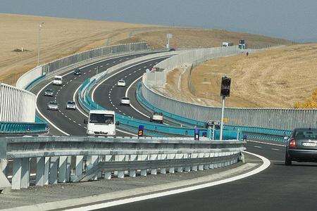 The R1 dual carriageway, a PPP at work.