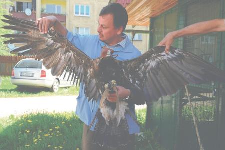 Vet Ladislav Šimák with his rare patient.