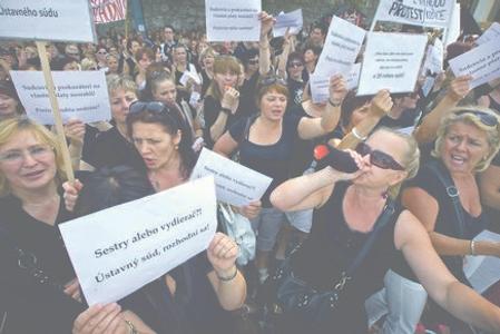 Nurses protest the Constitutional Court ruling.
