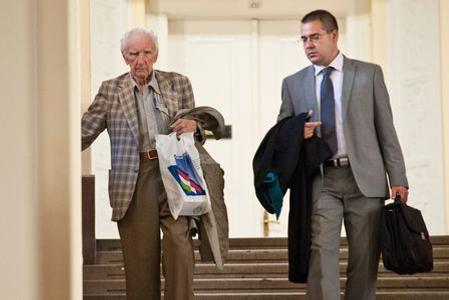 Csatáry and his lawyer 