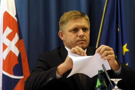 PM Robert Fico says the budget of Iveta Radičová cabinet is in tatters.
