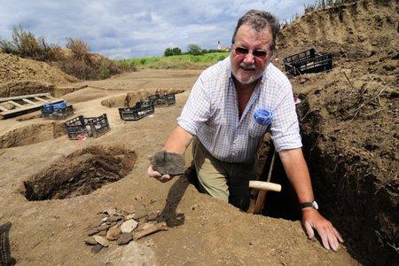 Ulrich Fries offers his help to Slovak archaeology. 