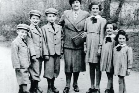Kallman (right) and her family.