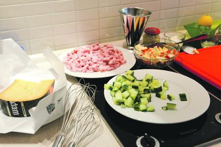 Ingredients for Old Amsterdam cheese salad.