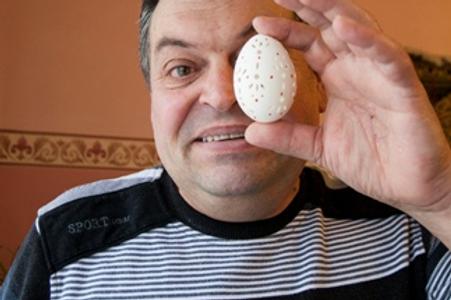 Dezider Kremmer, winner of the Bíňa egg festival. 