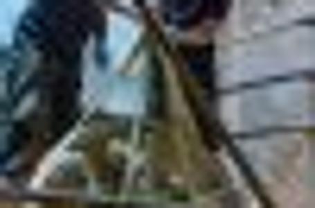 Nitra oltar2: It took several people to move the old stone altar. 