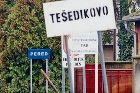 Tešedíkovo officially remains Tešedíkovo.