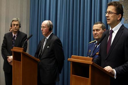 German Ambassador to Slovakia Michael Schmunk, US Ambassador to Slovakia Theodore Sedgwick and Slovak Defence Minister Martin Glváč during the press conference. 