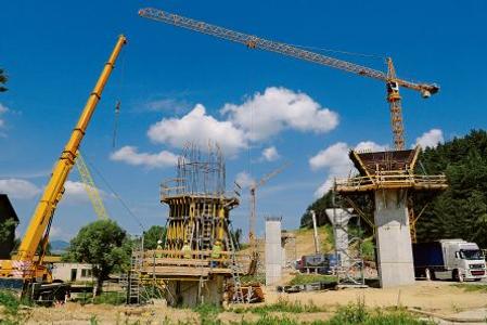 Public tenders are used to choose highway builders.